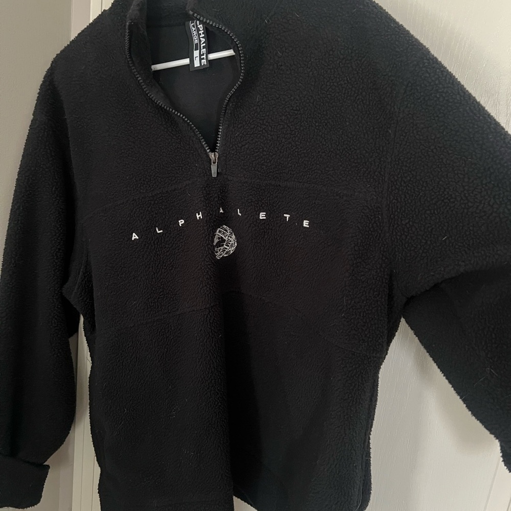 Alphalete Black Fleece Pullover